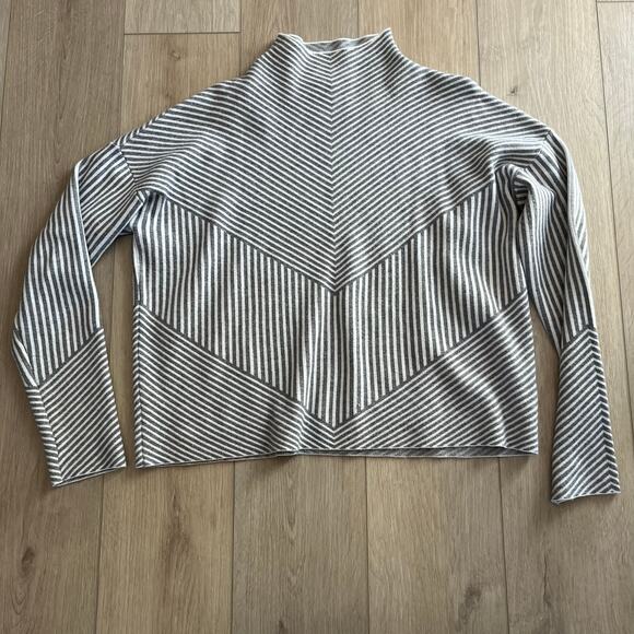 Cynthia Rowley Women’s Gray & White Striped Mock Neck Sweater Size XL - Picture 1 of 5
